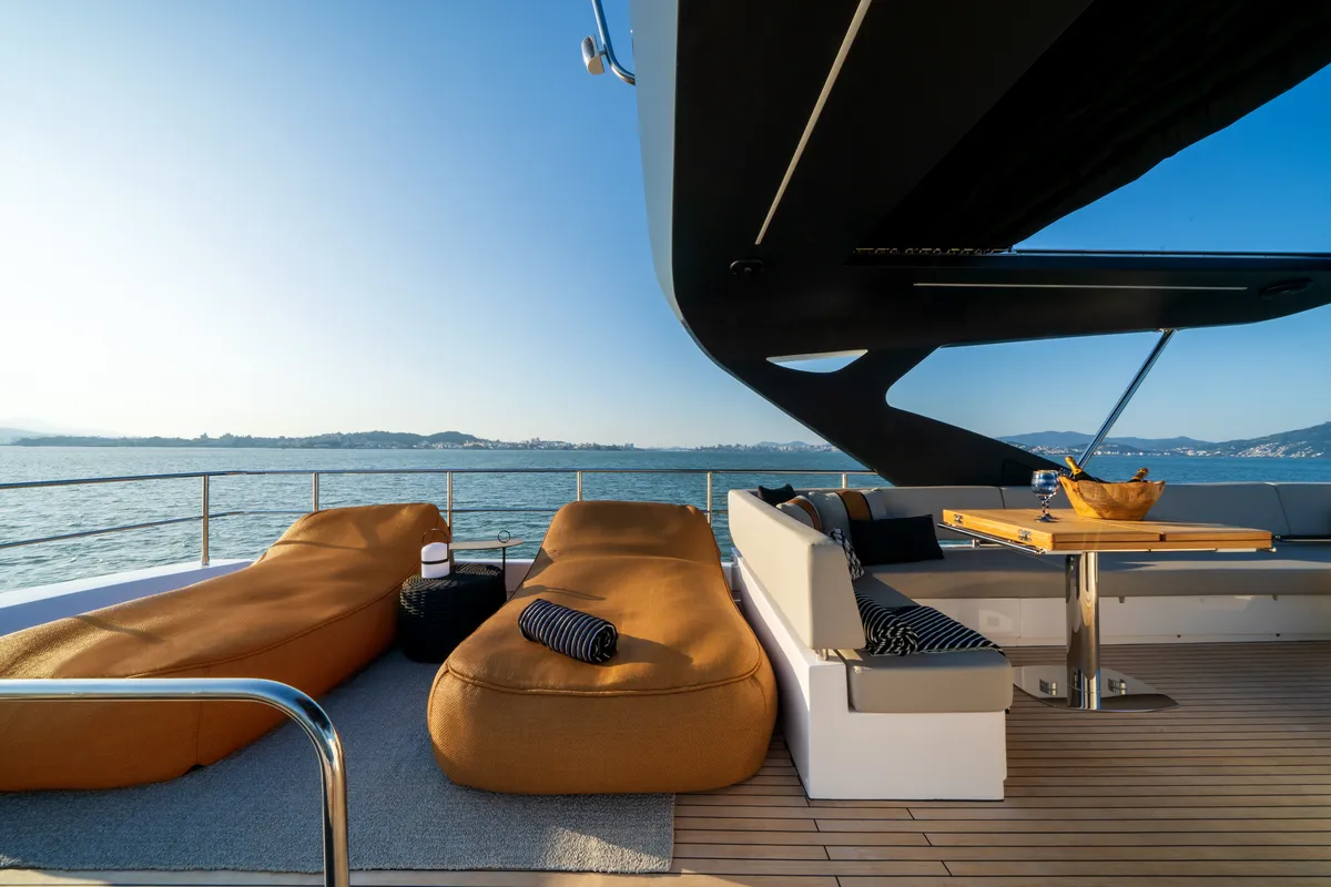 Intermarine 80 — Flybridge (2 de 9)
