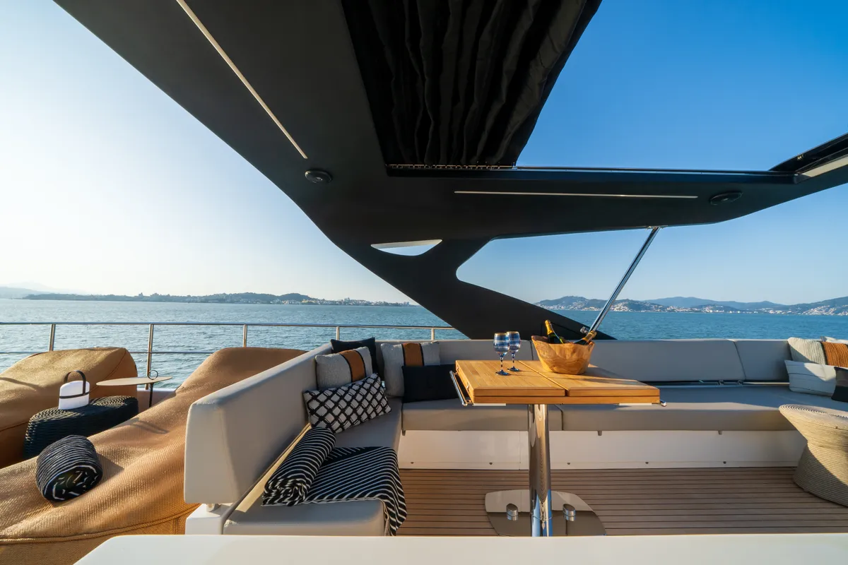 Intermarine 80 — Flybridge (3 de 9)