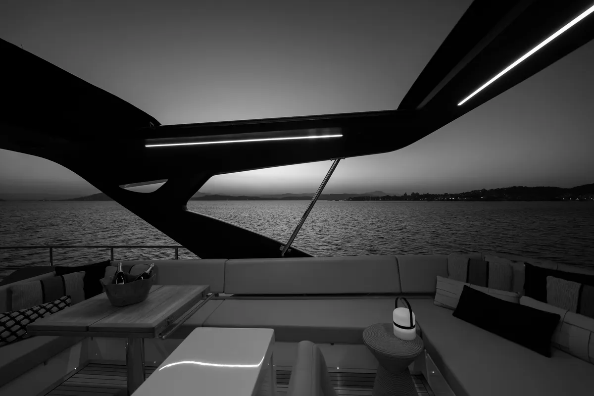 Intermarine 80 — Flybridge (7 de 9)