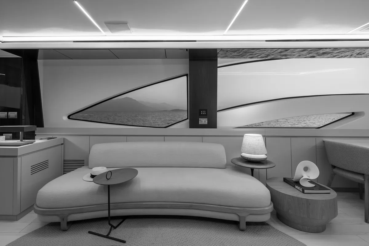 Intermarine 80 — Salão (2 de 8)